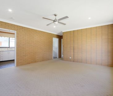 2/552 Comans Avenue, Lavington - Photo 1