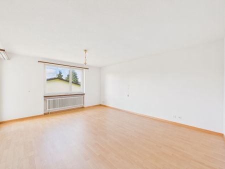 Fabulous townhouse in prime location with garden in Waltenschwil - Photo 5