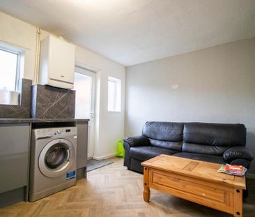 3 bedroom terraced house to rent - Photo 6