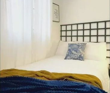 Calle del Divino Pastor, Madrid, Community of Madrid 28004 - Photo 2