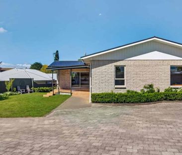 Relaxed Living Close to Schools and Guthrie Park - Photo 2