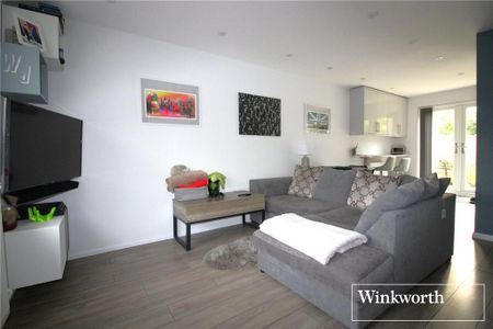 2 bedroom semi-detached house to rent - Photo 3