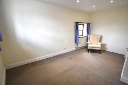 2 bedroom semi-detached house to rent - Photo 3