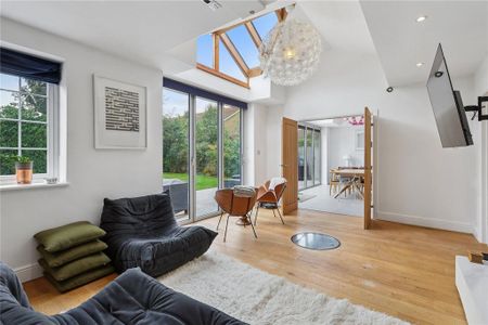 4 bedroom detached house to rent - Photo 3