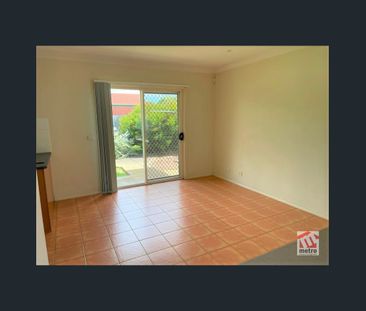 OPEN PLAN LIVING! - Photo 1