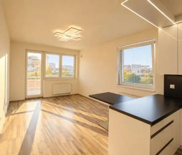 Pronájem bytu 3+kk s balkonem a 2 parkovacími stáními, Praha 9 – Kyje - Photo 5