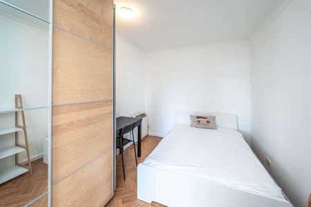 Holden Avenue, Woodside, N12 - Photo 3