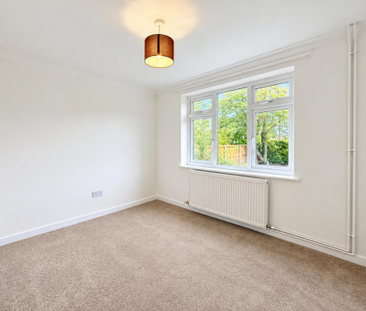 3 bedroom detached bungalow to rent - Photo 3