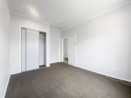 Welcome home to 5 Tarawera Road. - Photo 2