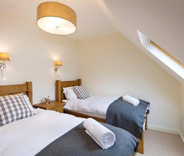 3 bedroom parking to rent - Photo 1