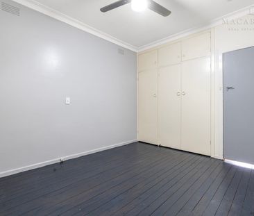 Inviting Family Home with Spacious Yard in Peaceful Kooringal Cul-d... - Photo 2