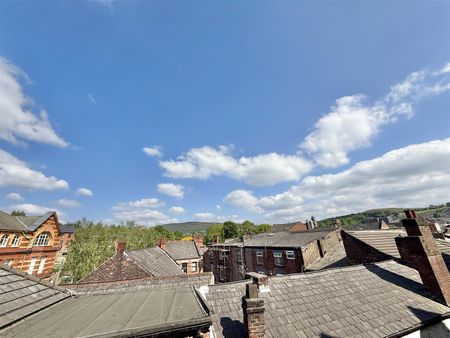 Waterloo Road, Stalybridge - Photo 2