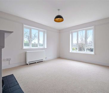 A refurbished semi-detached home on The Hamptworth Estate. - Photo 1