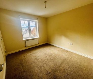 2 bedroom coach house to rent - Photo 2