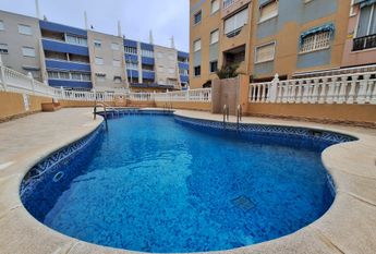 Ref.7505 2-Bedroom Apartment Just 300m from the Beach