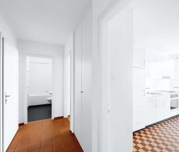 Comfortable living in a well-maintained apartment building - Photo 6