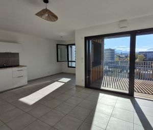 Location Appartement à FONTAINE - Photo 6