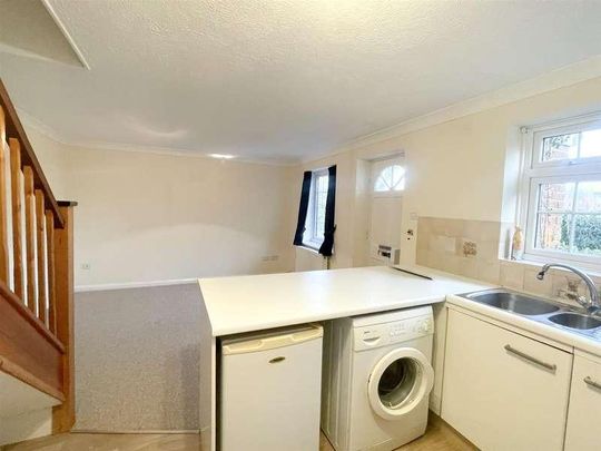 Snowdon Close, Eastbourne, BN23 - Photo 1