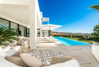 5 bedroom luxury Villa for rent in Rio Real, Spain