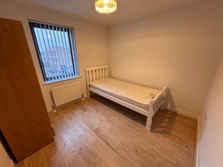 Apt 24, 9 Brown Square, BT13, Belfast - Photo 2