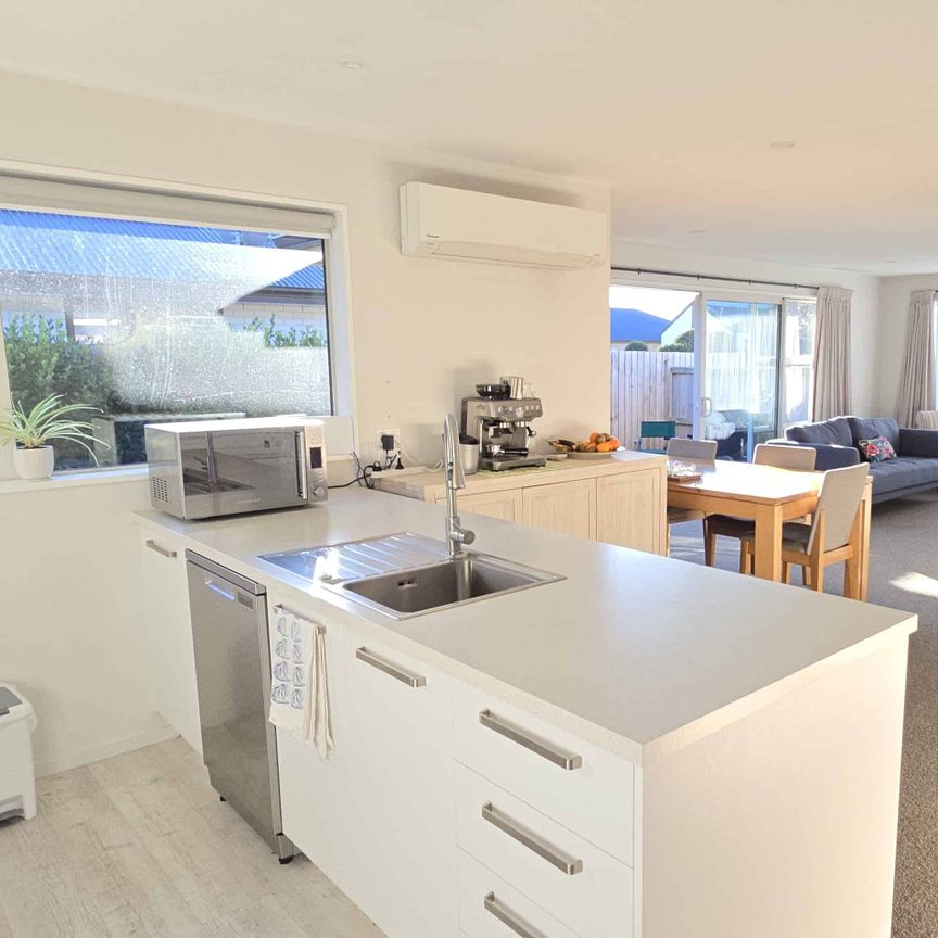 4 Bedroom family home for rent! - Photo 1