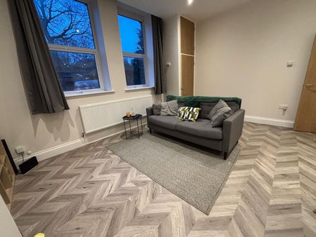 1 Bed Flat, Otley Road, LS16 - Photo 3