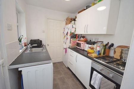 2 bedroom terraced house to rent - Photo 5