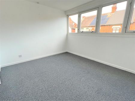 1 BED Flat To rent - Photo 2