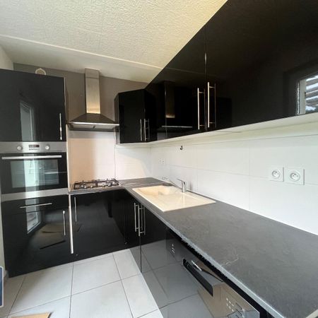 Location Appartement 2 pièces 45m² ISTRES 13800 - Photo 4