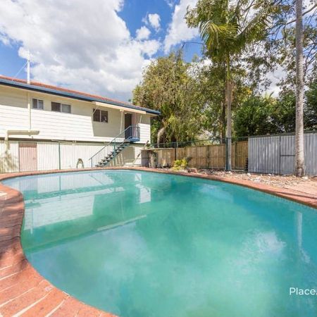 Comfort, Space and a Pool—Everything You Need - Photo 3