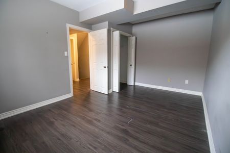 4 Bedroom + Den Full House in St. Catharines!! - Photo 3