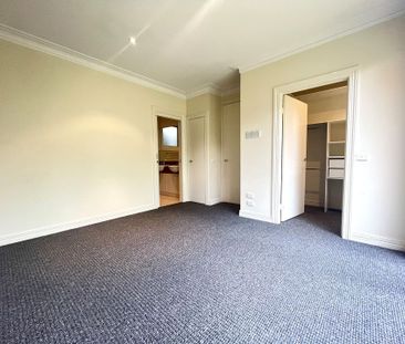 Four Bedroom Townhouse in Great Location within Bhs - Photo 3