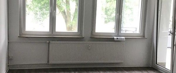 Lichtdurchflutete 3-Zimmer Wohnung mit Balkon! - Photo 1