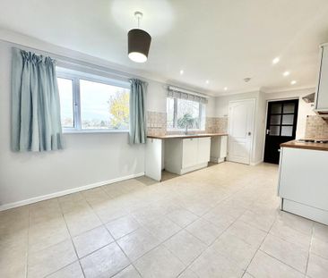 3 bedroom detached bungalow to rent - Photo 5