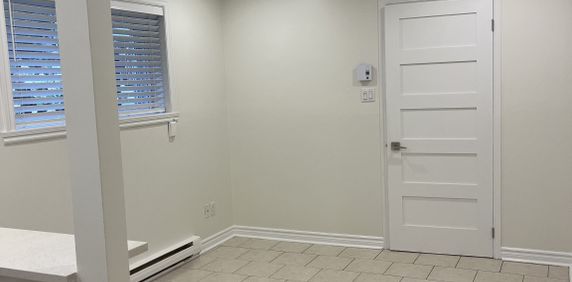 3 1/2 Rénové Avec électroménagers - Photo 2