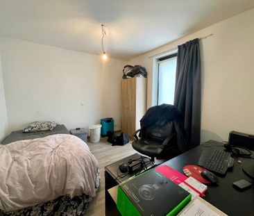 TE HUUR: Centraal gelegen 2-slaapkamer-appartement met tuin en carp... - Foto 1