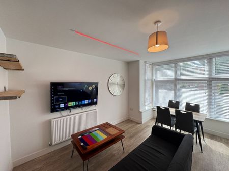 3 bed Apartment for Rent - Photo 2