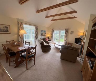 2 bedroom cottage to rent - Photo 1