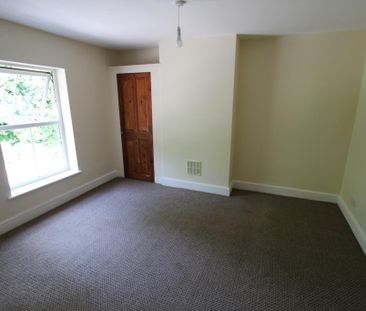 2 bedroom semi-detached house to rent - Photo 2
