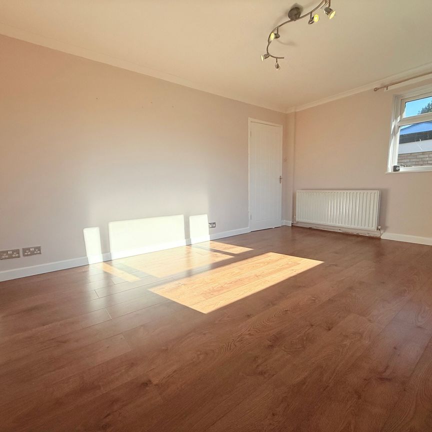 Dawley, Welwyn Garden City - Photo 1