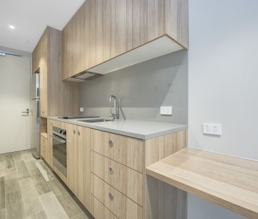 Luxury Studio Apartment - Photo 1