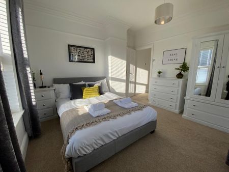 4 bedroom terraced house to rent - Photo 2