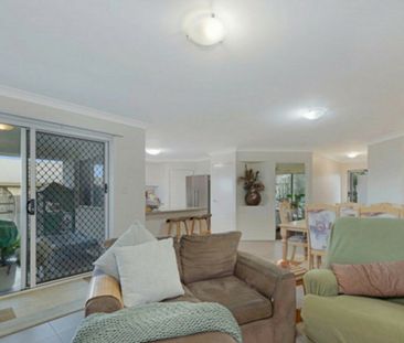 LIGHT, SPACIOUS & FAMILY-FRIENDLY � RELAXED BARGARA LIVING - Photo 3