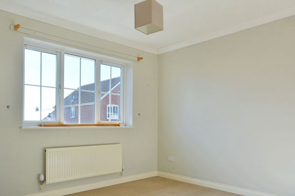 £1,675 PCM - Photo 1