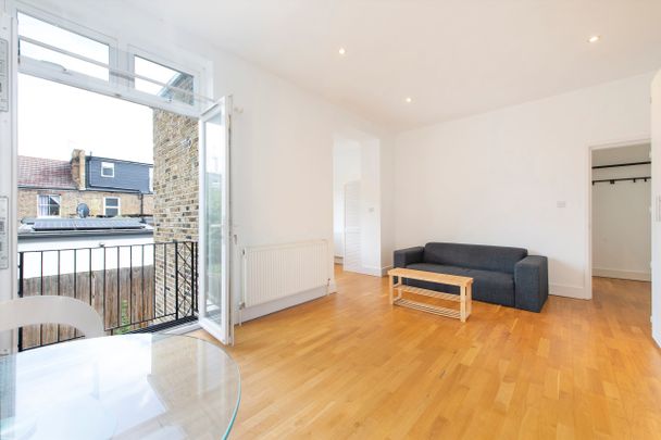 Loftus Road, W12, London - Photo 1