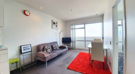 CITY CENTRE - 1 Bedroom Apartment with Amazing Views - Photo 3