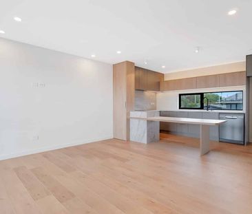 Great by the Bay - Photo 2