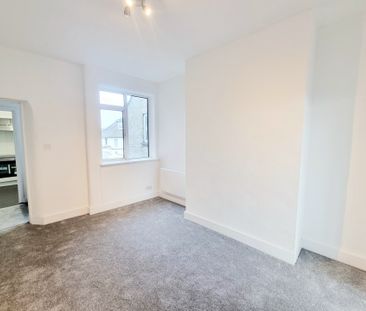 The Broadway, NW7 3LN, Mill Hill - Photo 2