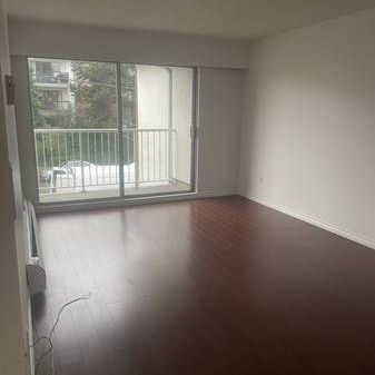 NEW PRICE $2000/Month 1Bdrm Apt Top Floor w/balcony for Mar. 1st - Photo 1