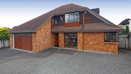 Great DGZ Family Home - Photo 2